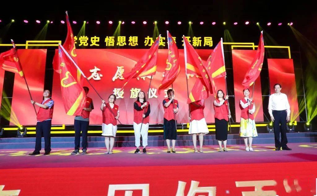 奔跑在理想的路上， 回头有一路的故事， 低头有坚定的步伐， 抬头有光明的远方。怎么评论？游戏画面