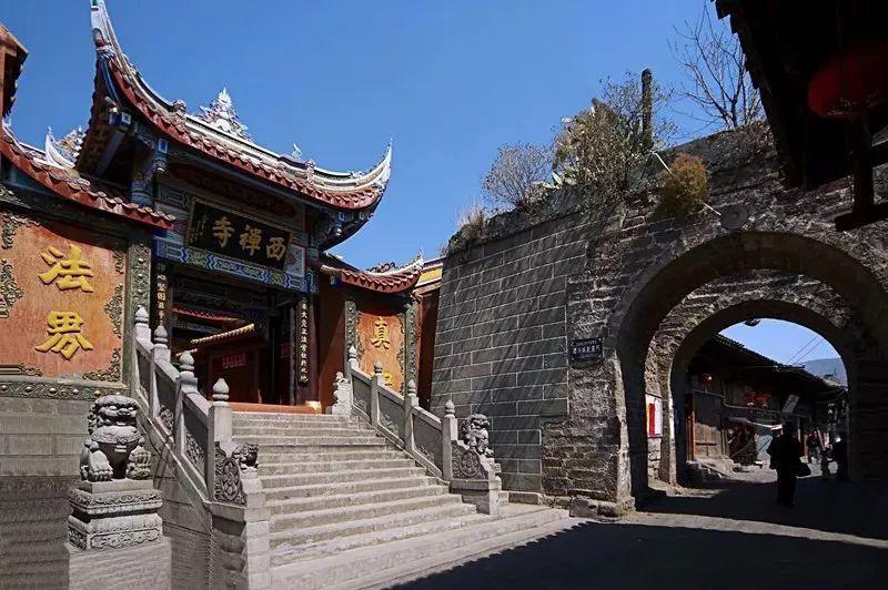 逃离粉红岛